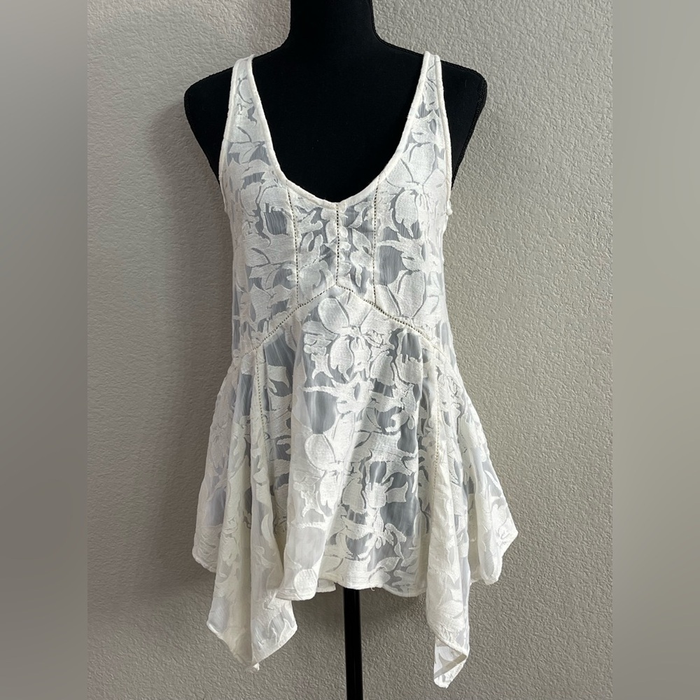 Vanessa Virginia cream Lace Handkerchief Hem Tank Top - Women's
